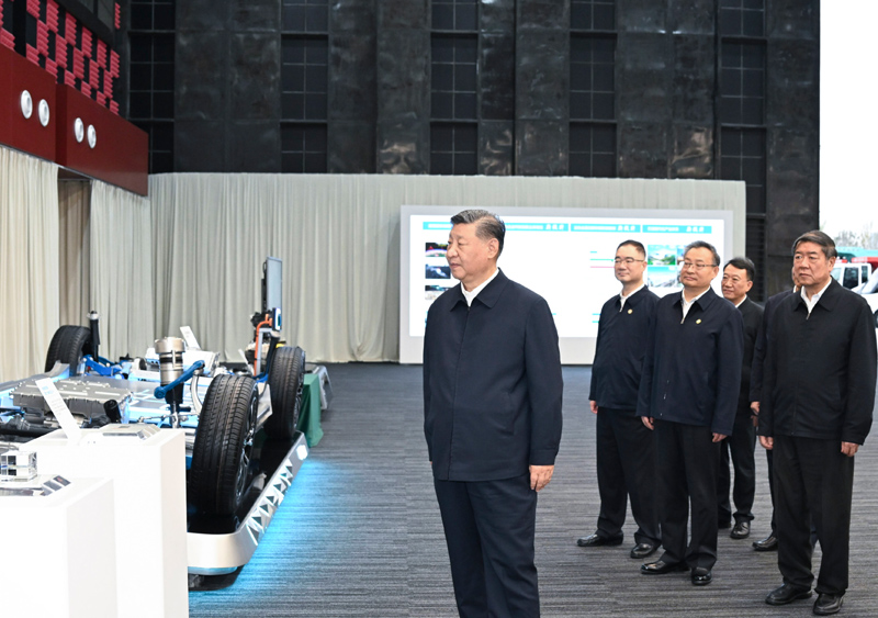 10月17日至18日，中共中央總書記、國家主席、中央軍委主席習近平在安徽考察。這是17日下午，習近平在合肥濱湖科學城察看安徽省重大科技創(chuàng)新成果集中展示。